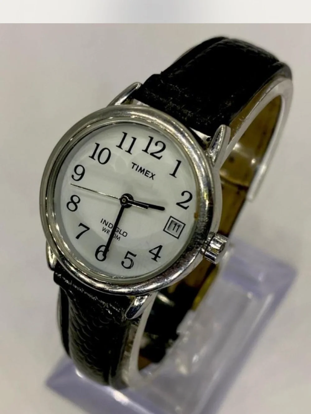 * Timex  ^^^ Women's Black Leather Strap Indiglo Watch ***